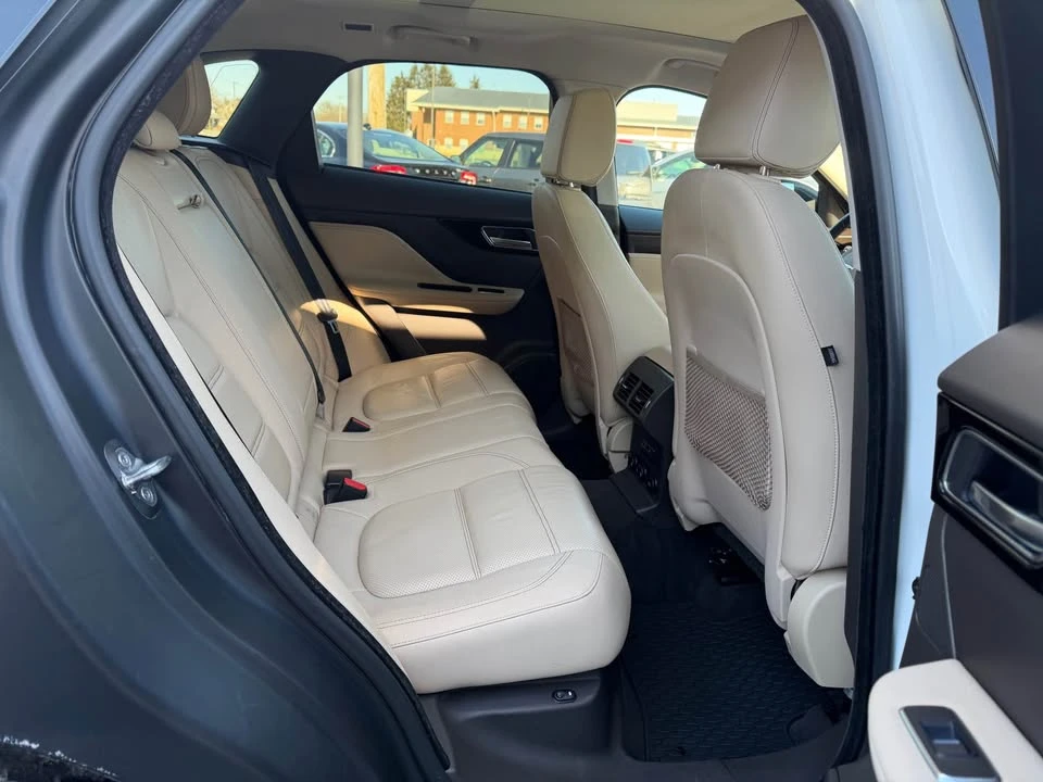 2017 Jaguar F-Pace - Image 15 of 16