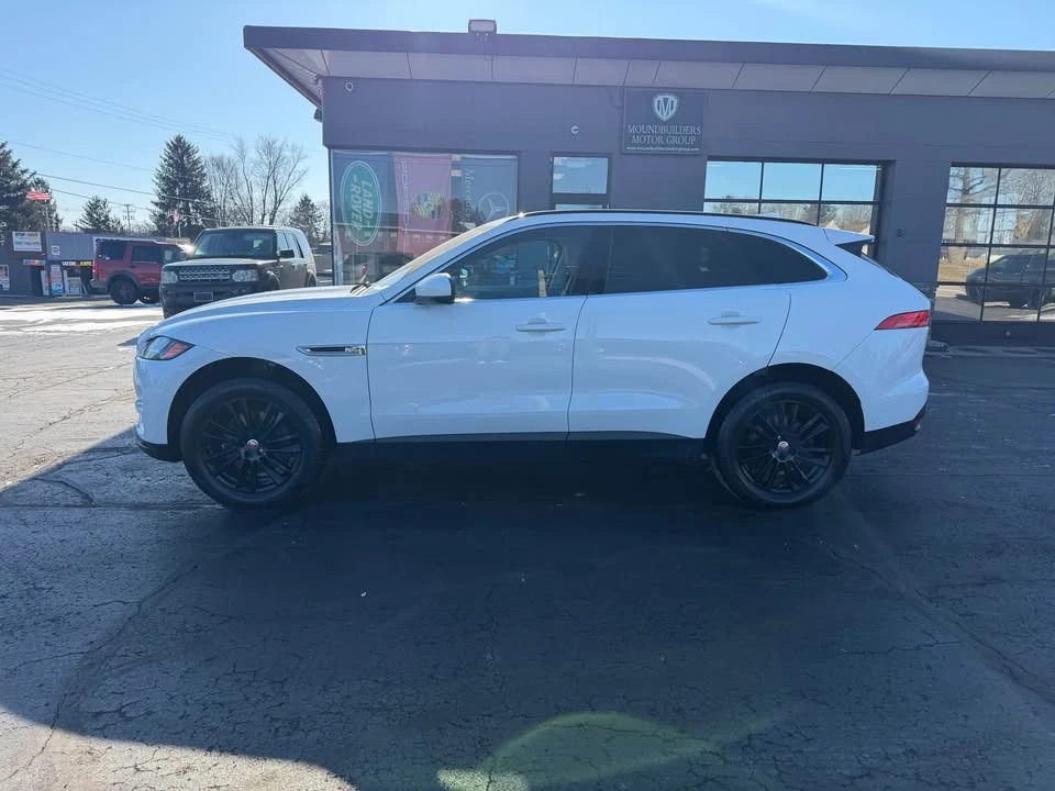 2017 Jaguar F-Pace - Image 2 of 16