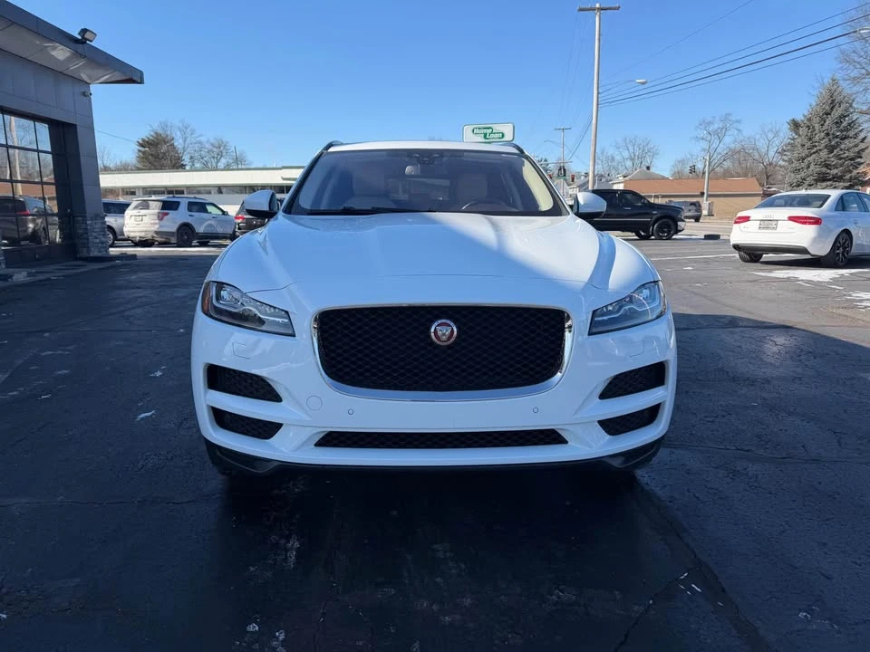2017 Jaguar F-Pace - Image 7 of 16