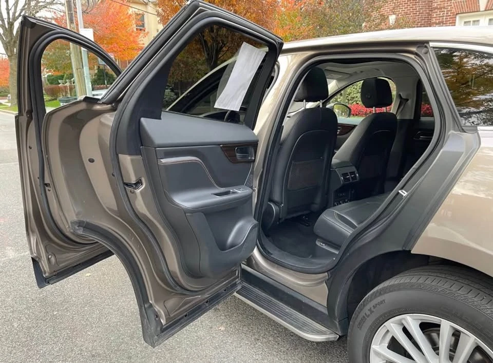 2017 Jaguar F-Pace - Image 9 of 19