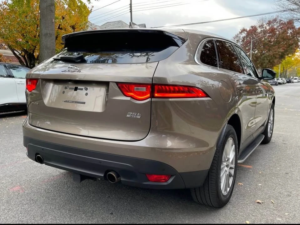 2017 Jaguar F-Pace - Image 4 of 19
