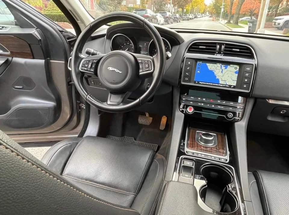 2017 Jaguar F-Pace - Image 18 of 19