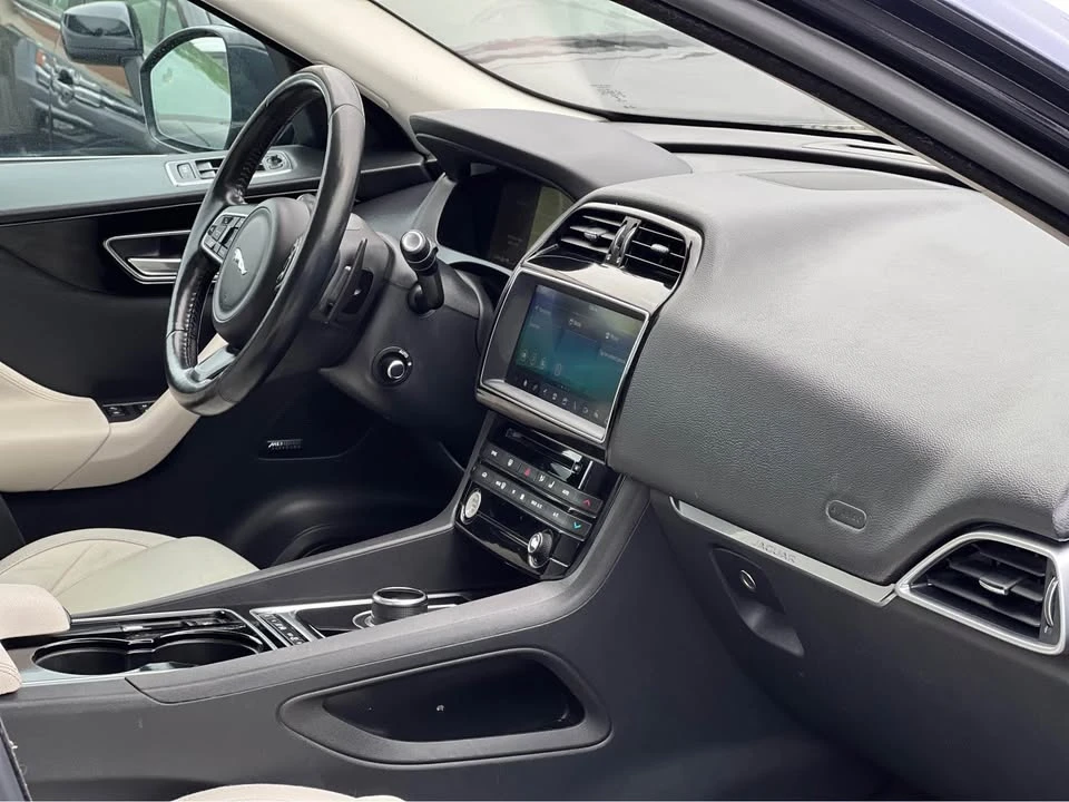 2017 Jaguar F-Pace - Image 14 of 20