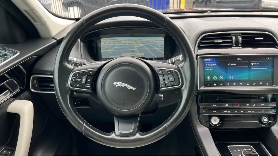 2017 Jaguar F-Pace - Image 10 of 20
