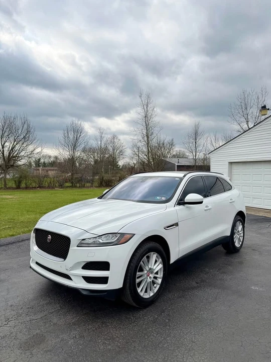 2017 Jaguar F-Pace - Image 2 of 14