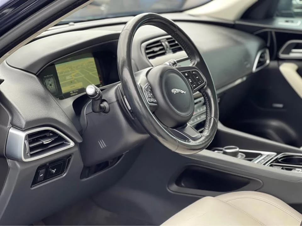 2017 Jaguar F-Pace - Image 13 of 20
