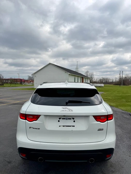 2017 Jaguar F-Pace - Image 4 of 14