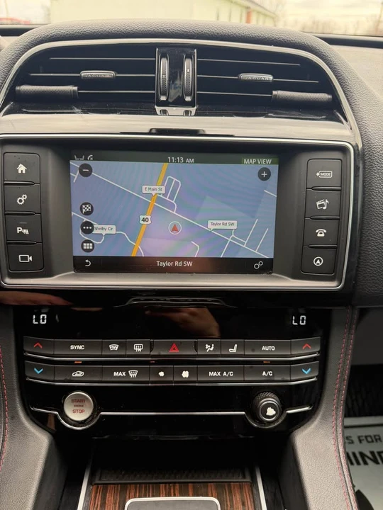 2017 Jaguar F-Pace - Image 8 of 14