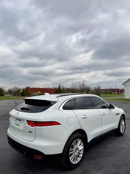 2017 Jaguar F-Pace - Image 6 of 14