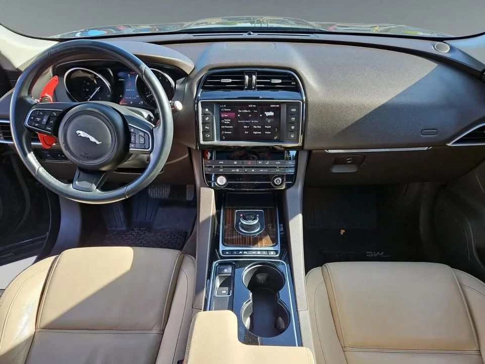 2017 Jaguar F-Pace - Image 11 of 20
