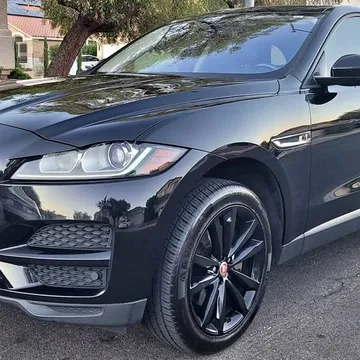 2017 Jaguar F-PACE 35t Prestige Sport Utility 4D