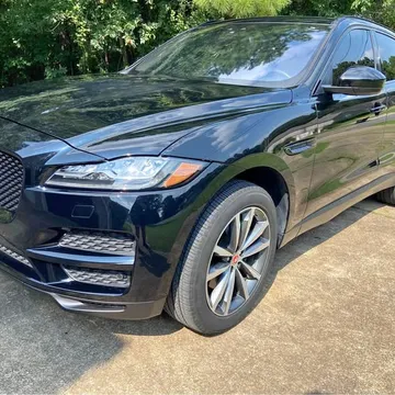 2017 Jaguar F-PACE 35t Prestige Sport Utility 4D