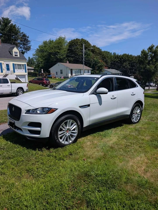 2017 Jaguar F-Pace - Image 4 of 18