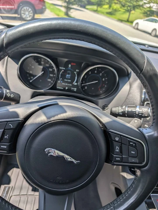 2017 Jaguar F-Pace - Image 17 of 18