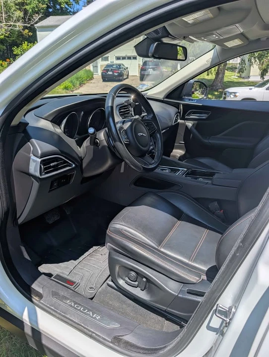 2017 Jaguar F-Pace - Image 10 of 18