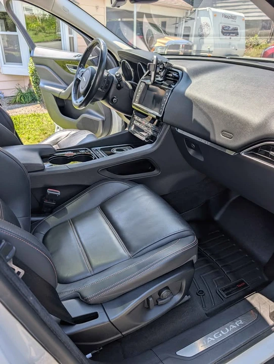 2017 Jaguar F-Pace - Image 13 of 18