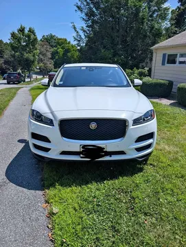 2017 Jaguar F-PACE 35t Prestige Sport Utility 4D