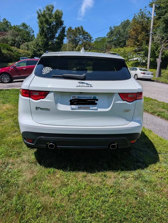 2017 Jaguar F-Pace - Image 2 of 18