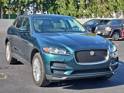2017 Jaguar F-PACE 35t Prestige Sport Utility 4D
