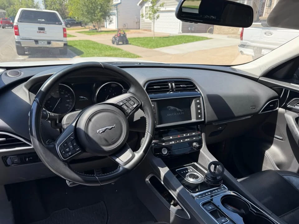 2017 Jaguar F-Pace - Image 6 of 6