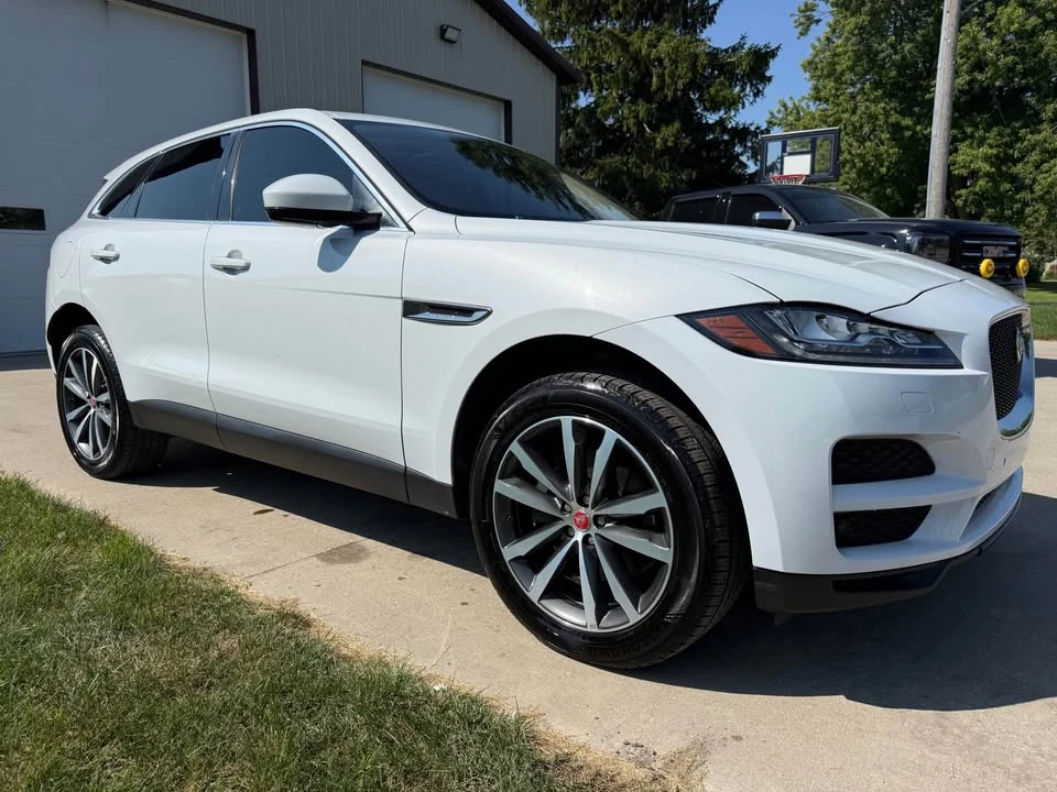 2017 Jaguar F-Pace - Image 13 of 17