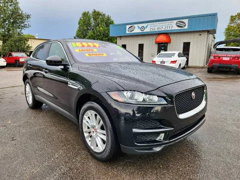 2017 Jaguar F-PACE 35t Prestige Sport Utility 4D