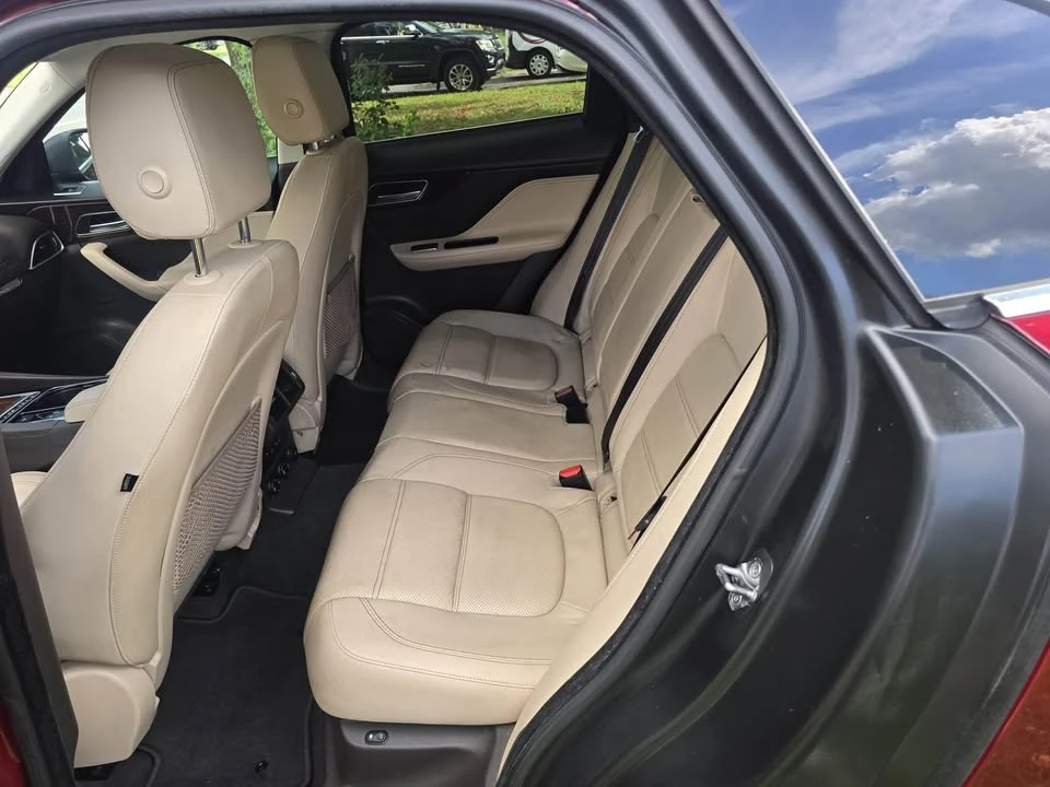 2017 Jaguar F-Pace - Image 5 of 11