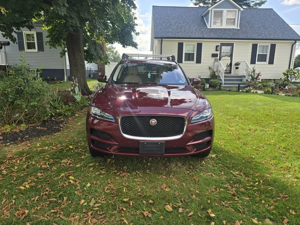 2017 Jaguar F-Pace - Image 2 of 11
