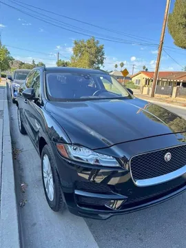 2017 Jaguar F-PACE 35t Prestige Sport Utility 4D
