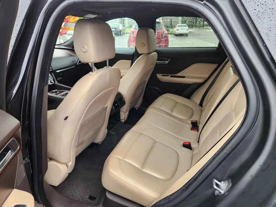 2017 Jaguar F-Pace - Image 9 of 13