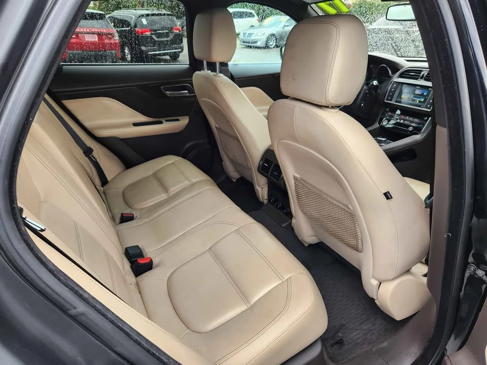 2017 Jaguar F-Pace - Image 10 of 13
