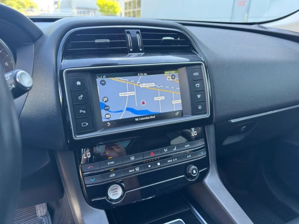 2017 Jaguar F-Pace - Image 16 of 20