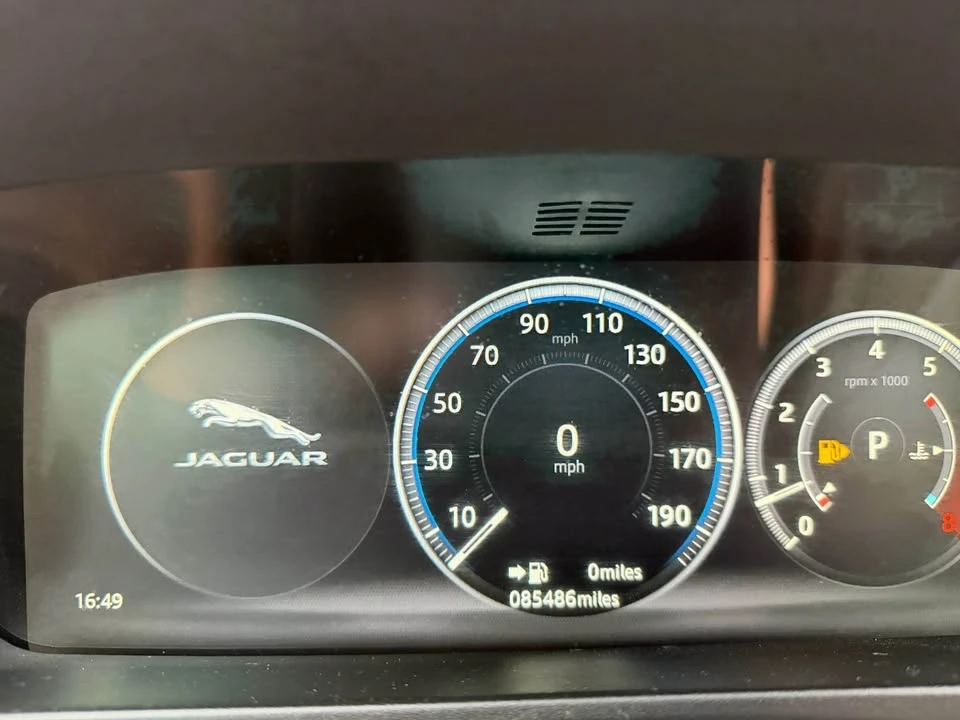 2017 Jaguar F-Pace - Image 8 of 20