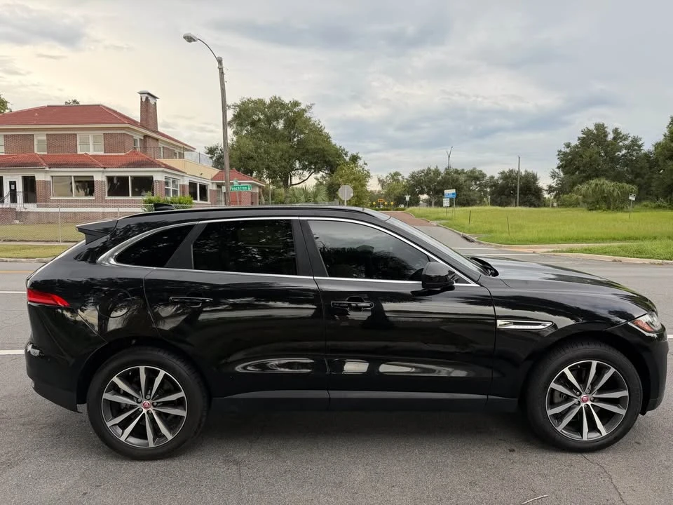 2017 Jaguar F-Pace - Image 5 of 20