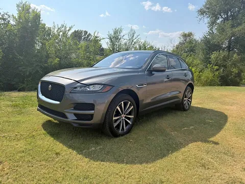 2017 Jaguar F-PACE 35t Prestige Sport Utility 4D