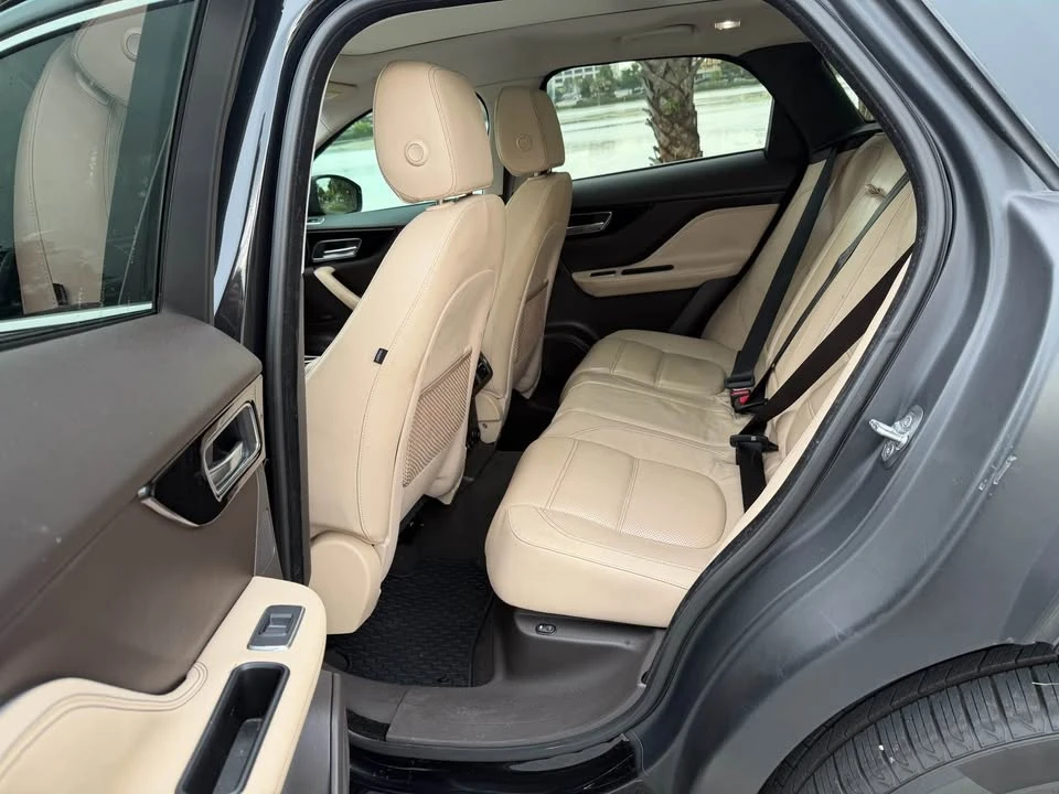 2017 Jaguar F-Pace - Image 14 of 20