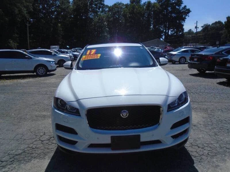 2017 Jaguar F-Pace - Image 2 of 9