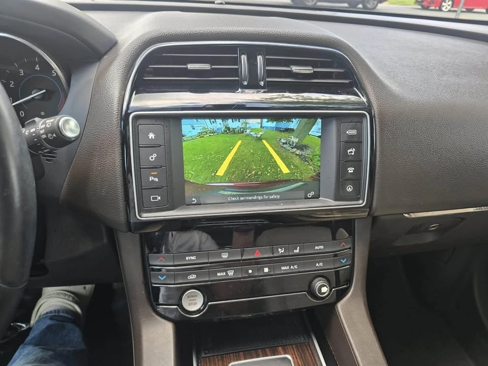 2017 Jaguar F-Pace - Image 8 of 11