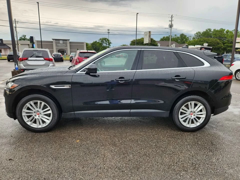 2017 Jaguar F-Pace - Image 4 of 13