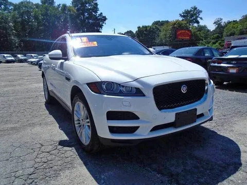 2017 Jaguar F-PACE 35t Prestige Sport Utility 4D
