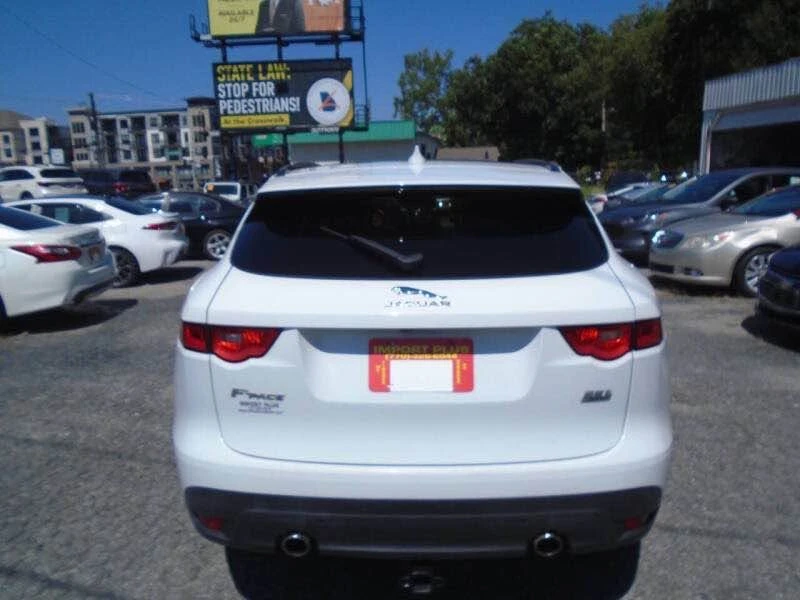 2017 Jaguar F-Pace - Image 5 of 9