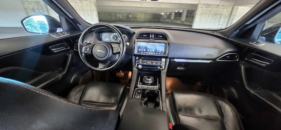 2017 Jaguar F-Pace - Image 15 of 19