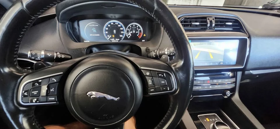 2017 Jaguar F-Pace - Image 16 of 19