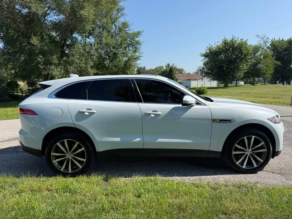 2017 Jaguar F-Pace - Image 6 of 17