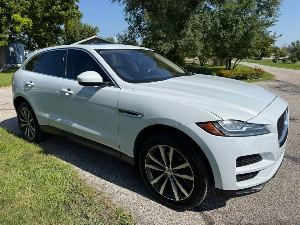 2017 Jaguar F-Pace - Image 7 of 17