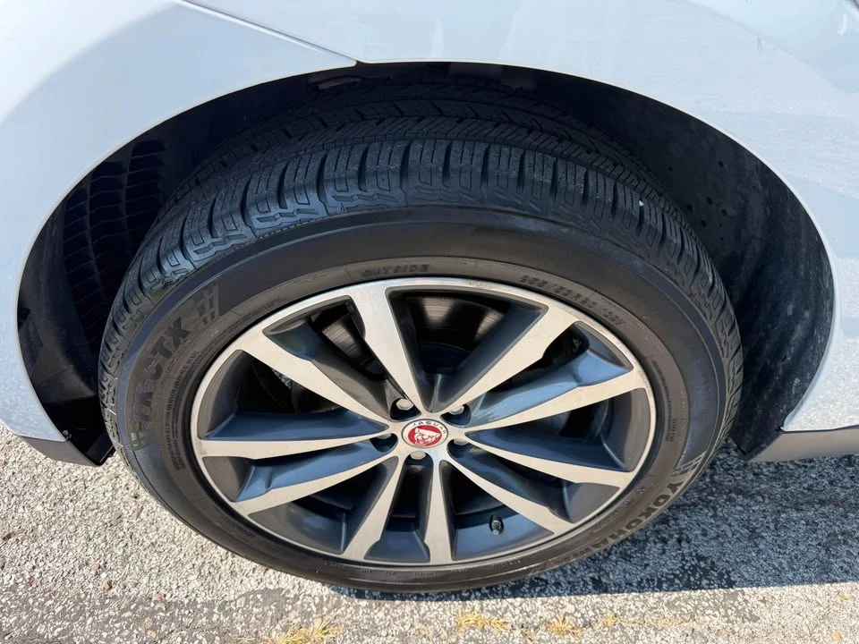 2017 Jaguar F-Pace - Image 8 of 17