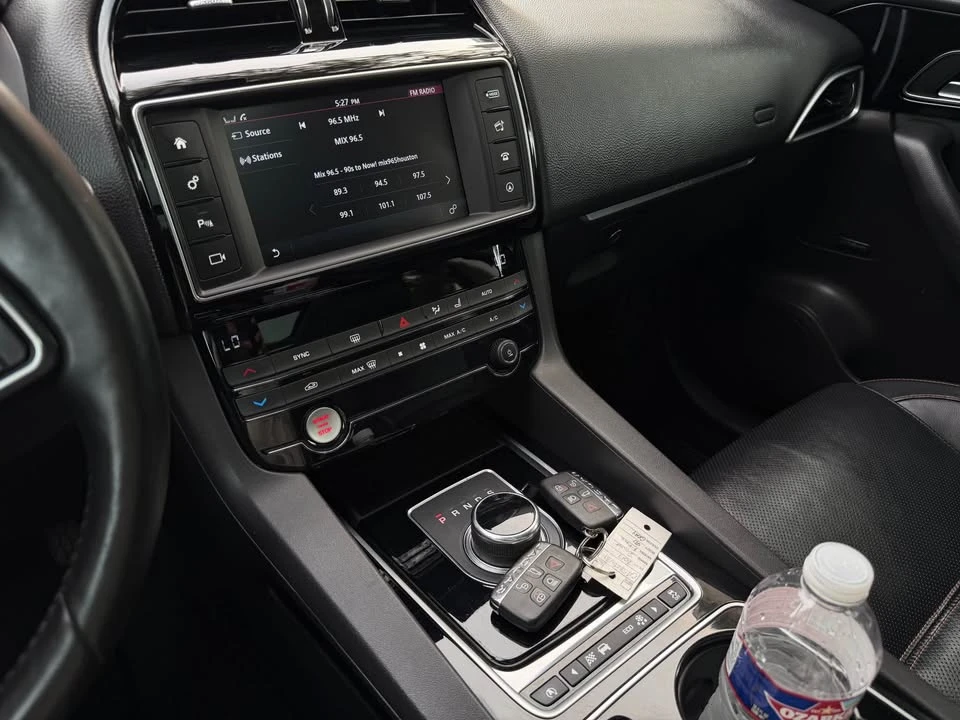 2017 Jaguar F-Pace - Image 19 of 20