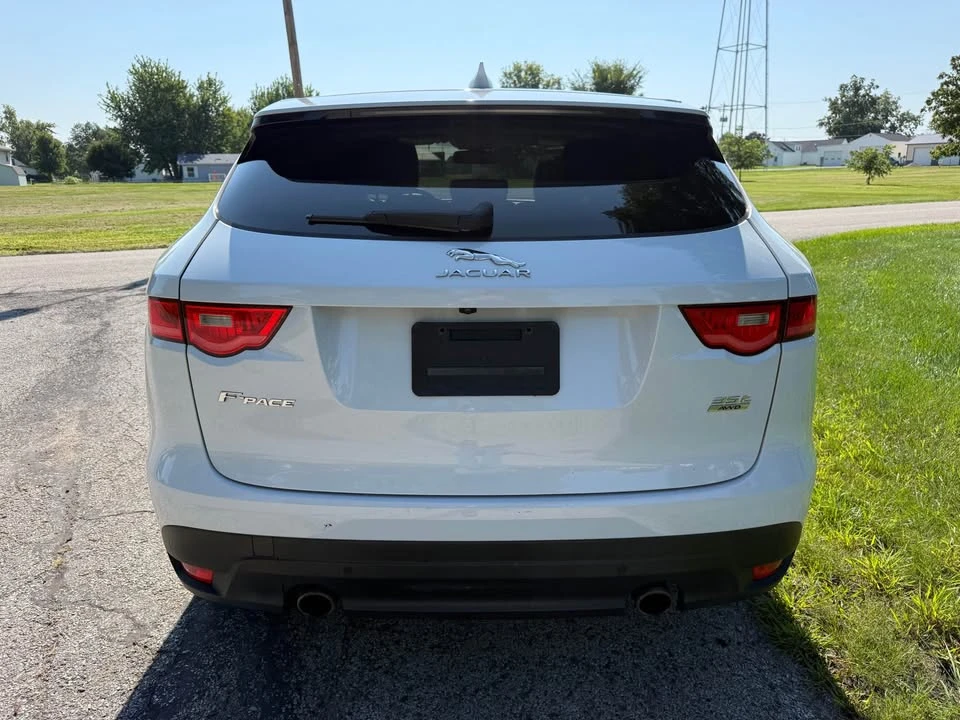 2017 Jaguar F-Pace - Image 5 of 17