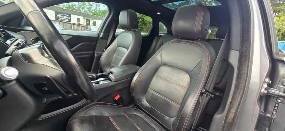 2017 Jaguar F-Pace - Image 13 of 18