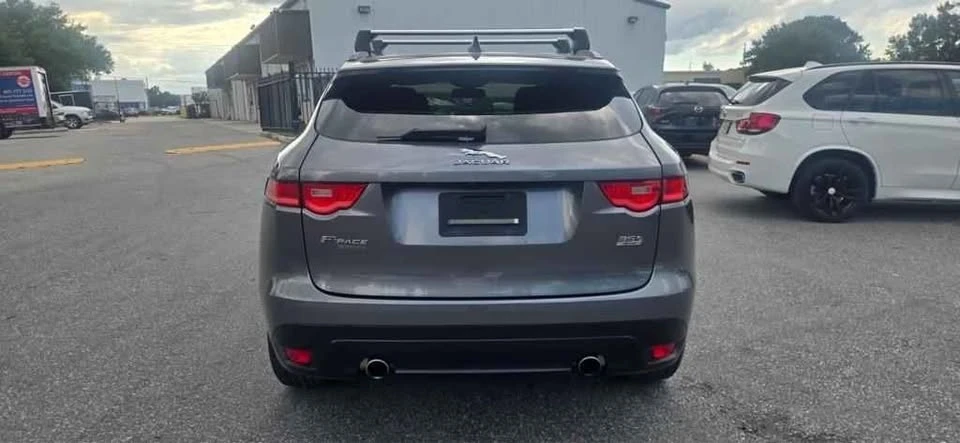 2017 Jaguar F-Pace - Image 5 of 18